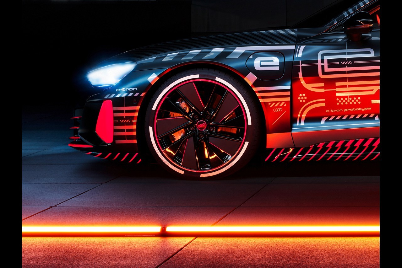 Audi e-tron GT, fasi di sviluppo e produzione: immagini ufficiali