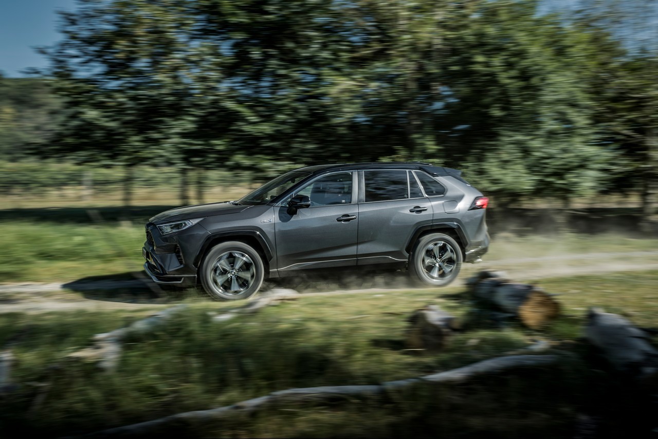 Toyota Rav4 Plug-in Hybrid 2021: immagini ufficiali