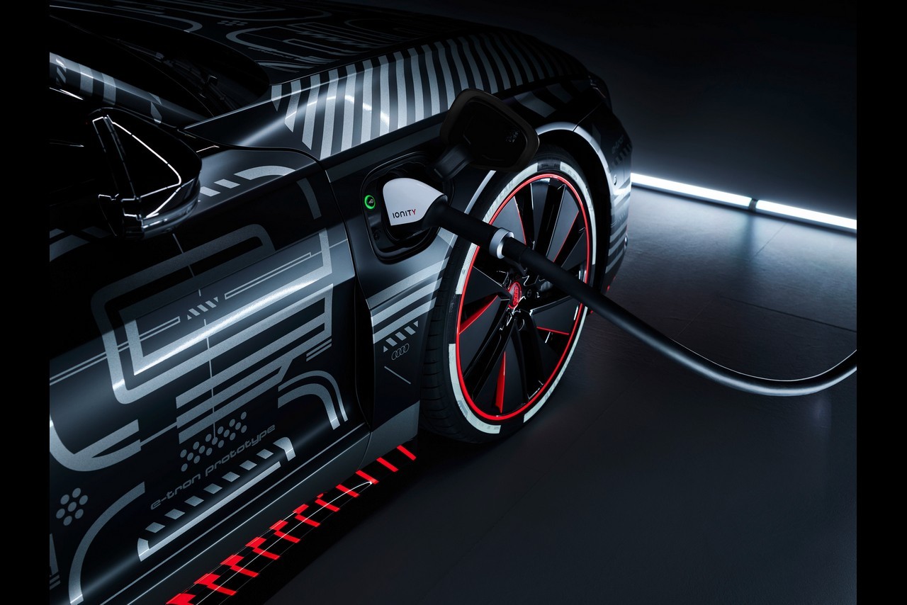 Audi e-tron GT, fasi di sviluppo e produzione: immagini ufficiali