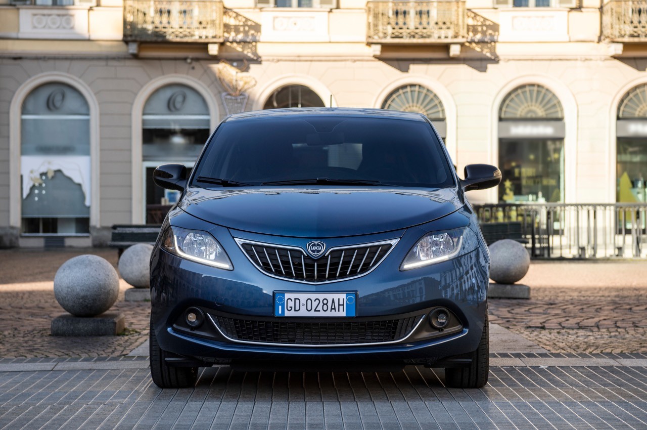 Lancia Ypsilon 2021: immagini ufficiali