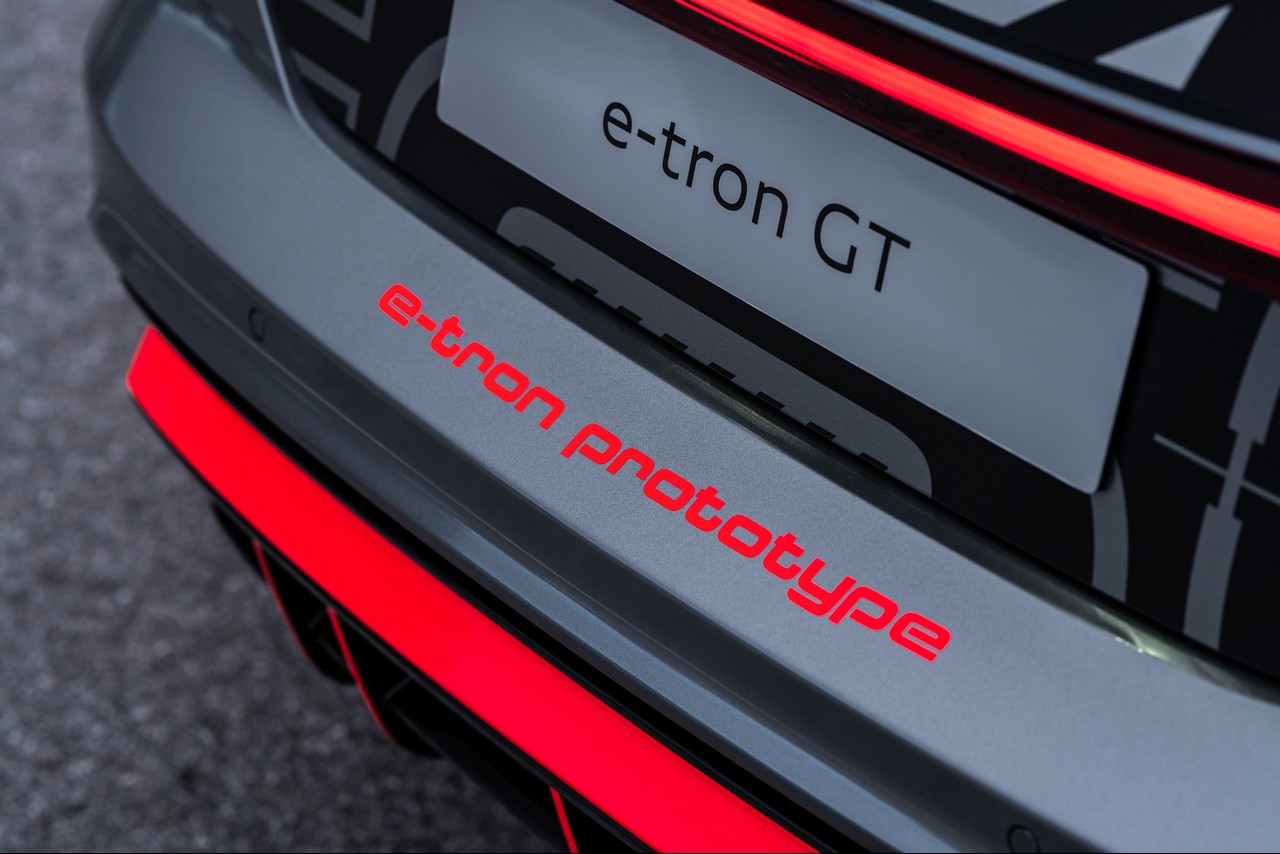 Audi e-tron GT, fasi di sviluppo e produzione: immagini ufficiali