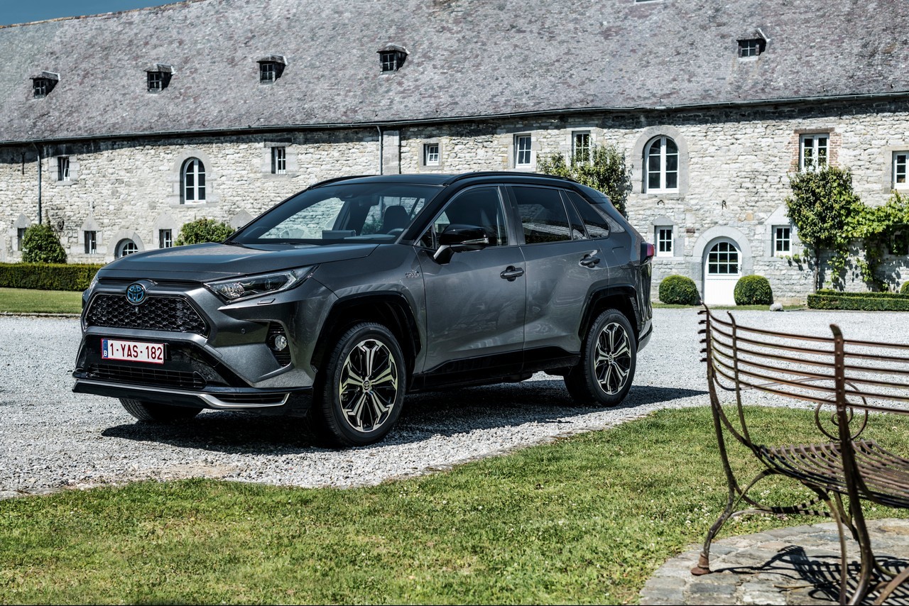 Toyota Rav4 Plug-in Hybrid 2021: immagini ufficiali