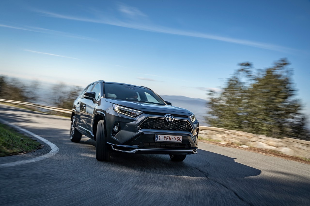 Toyota Rav4 Plug-in Hybrid 2021: immagini ufficiali