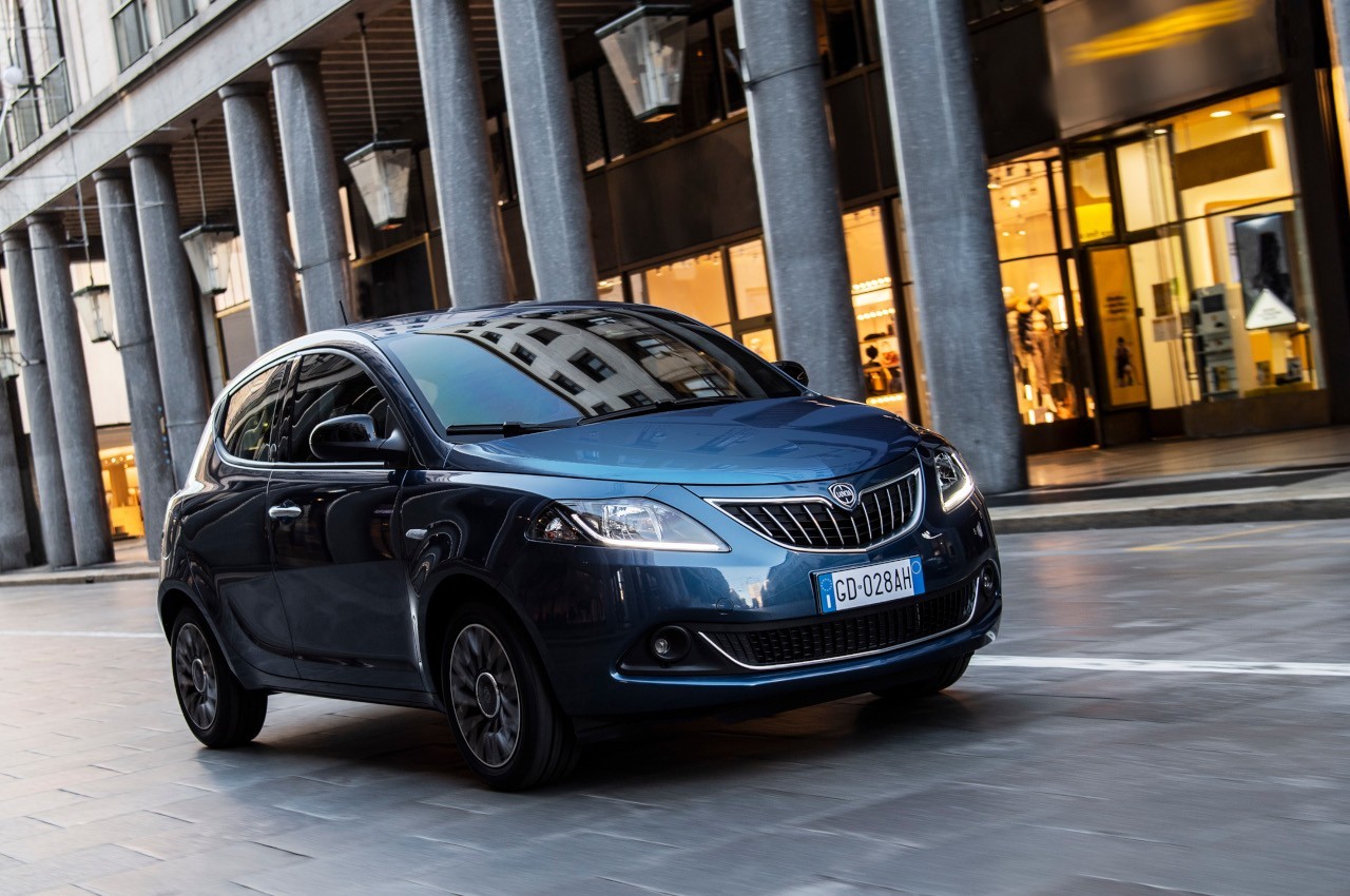 Lancia Ypsilon 2021: immagini ufficiali