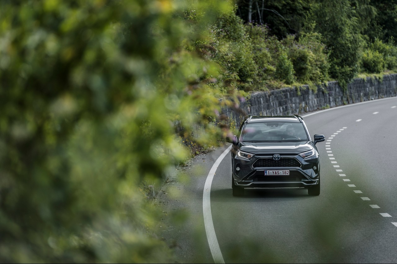 Toyota Rav4 Plug-in Hybrid 2021: immagini ufficiali