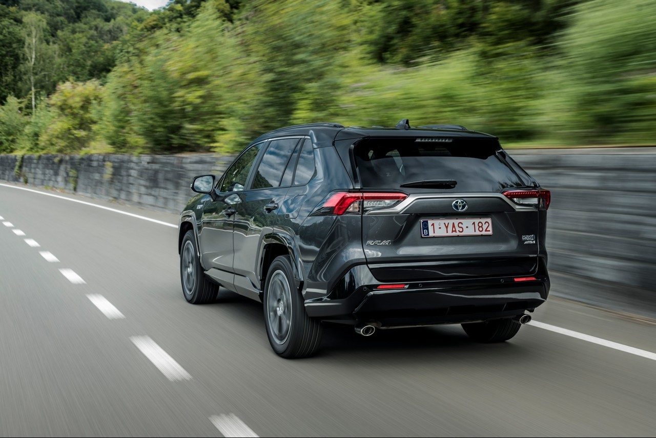 Toyota Rav4 Plug-in Hybrid 2021: immagini ufficiali