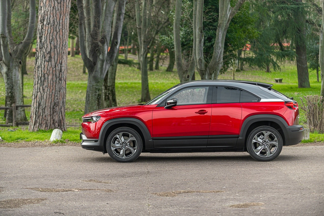 Mazda MX-30: la prova su strada