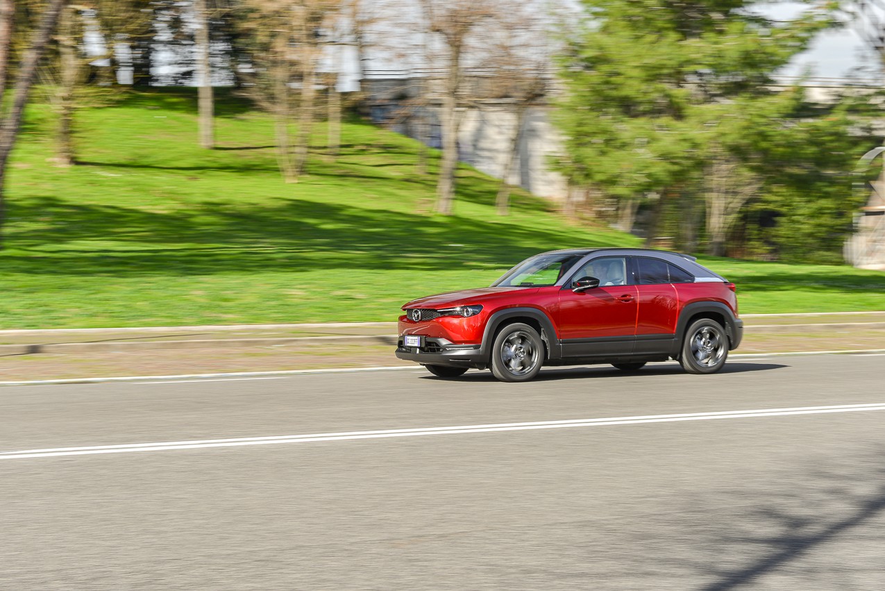 Mazda MX-30: la prova su strada