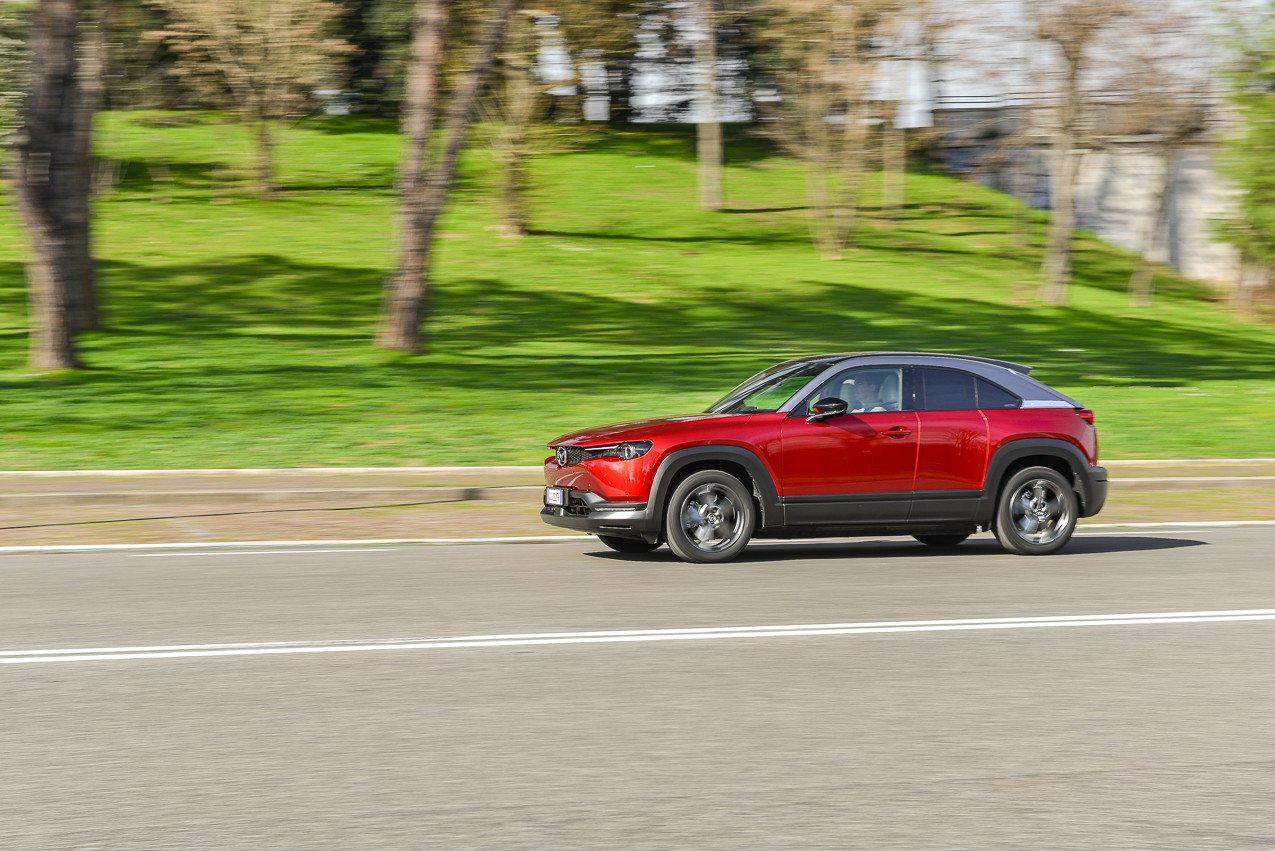 Mazda MX-30: la prova su strada