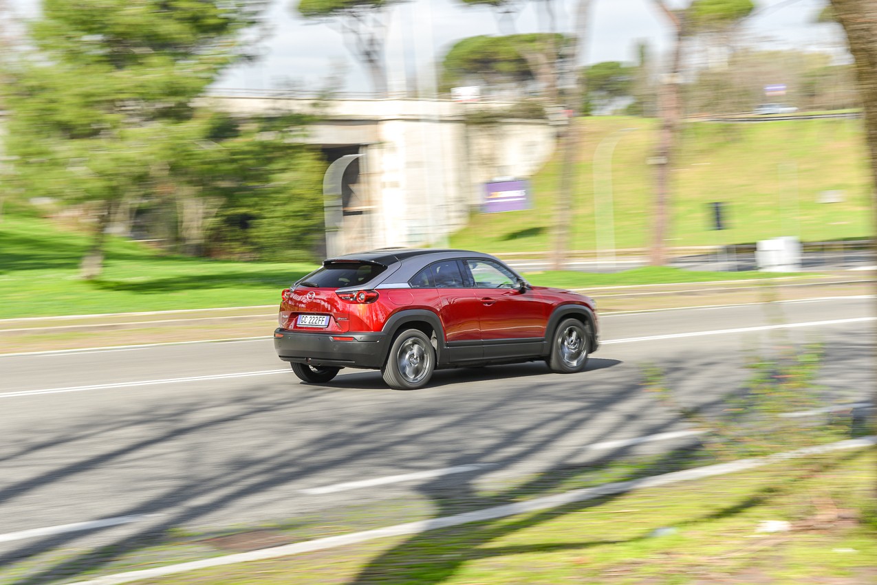 Mazda MX-30: la prova su strada