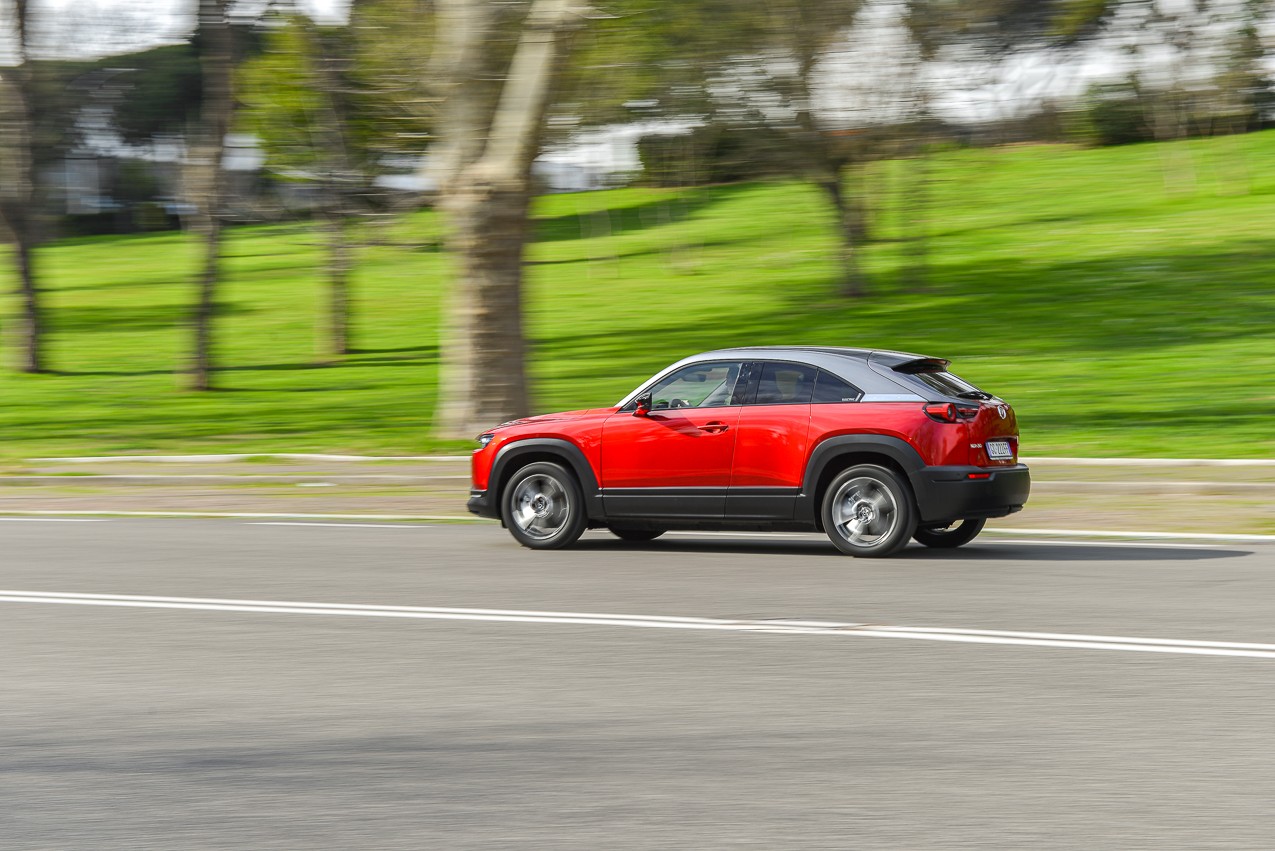 Mazda MX-30: la prova su strada