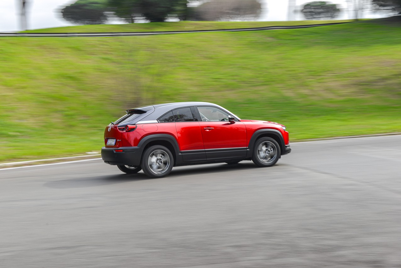 Mazda MX-30: la prova su strada