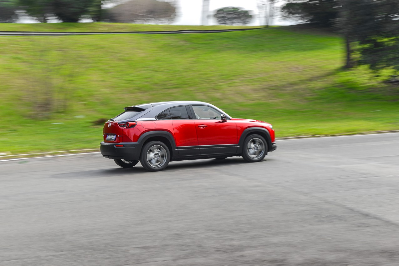 Mazda MX-30: la prova su strada