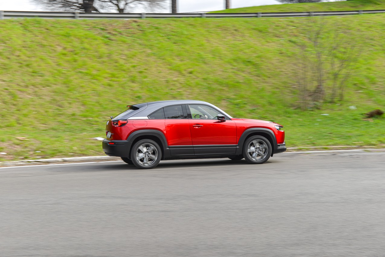 Mazda MX-30: la prova su strada