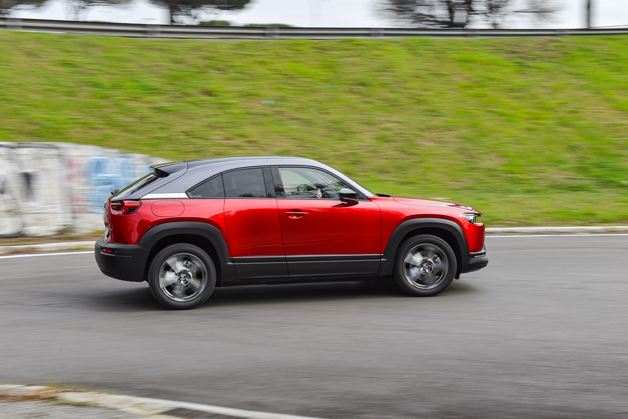 Mazda MX-30: la prova su strada