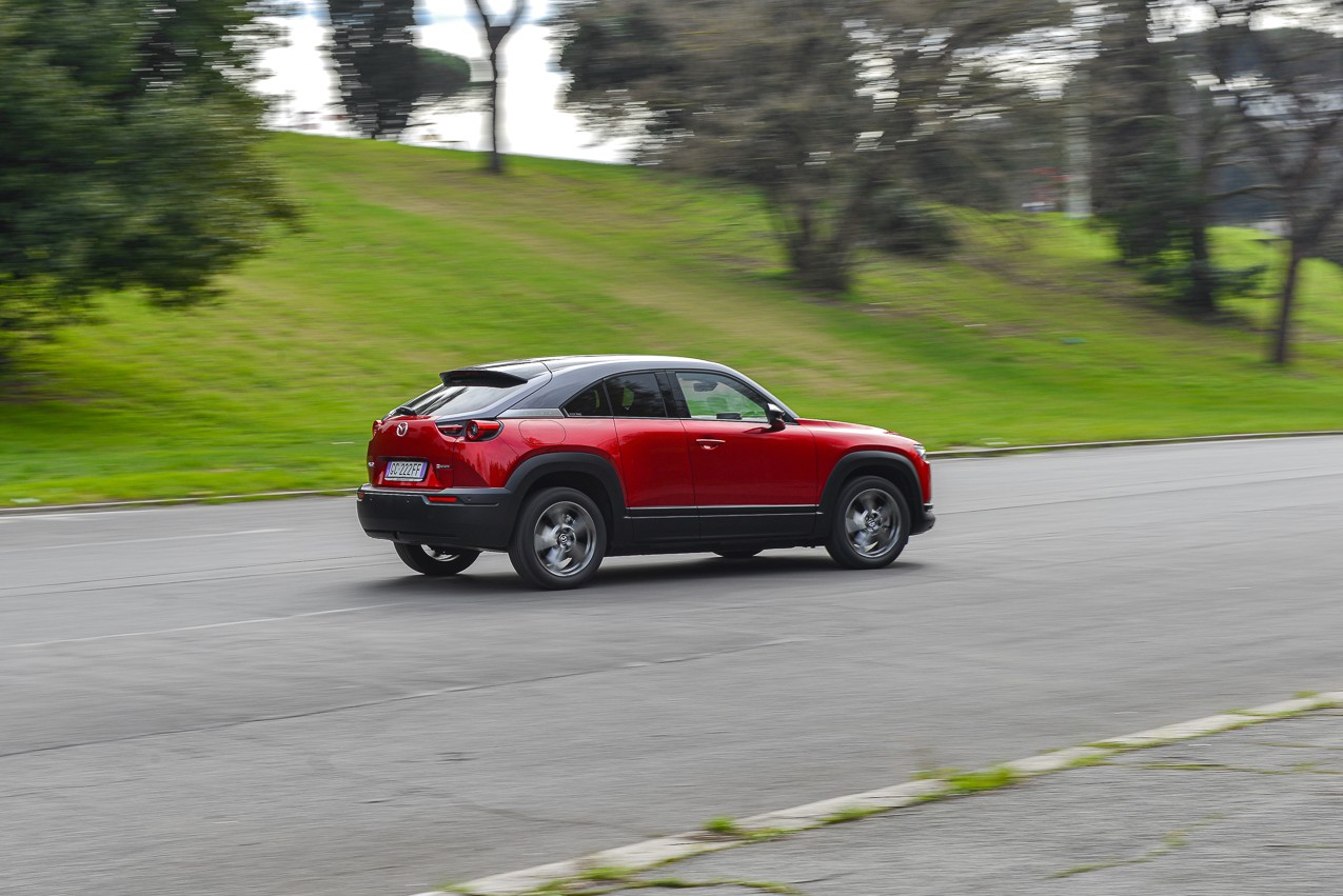 Mazda MX-30: la prova su strada