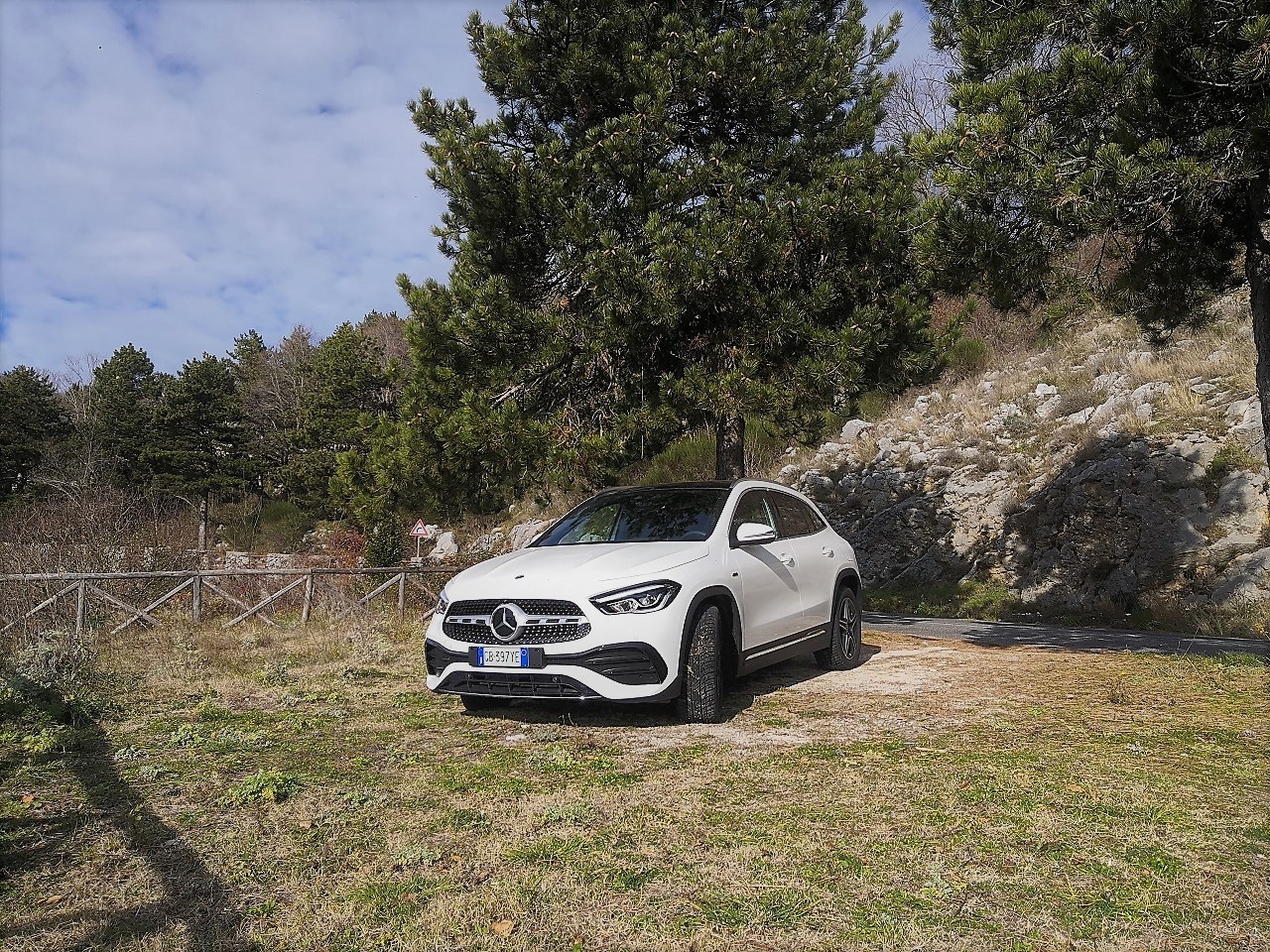 Mercedes-Benz GLA 250e: prova su strada