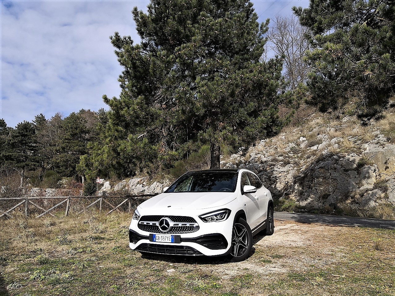 Mercedes-Benz GLA 250e: prova su strada