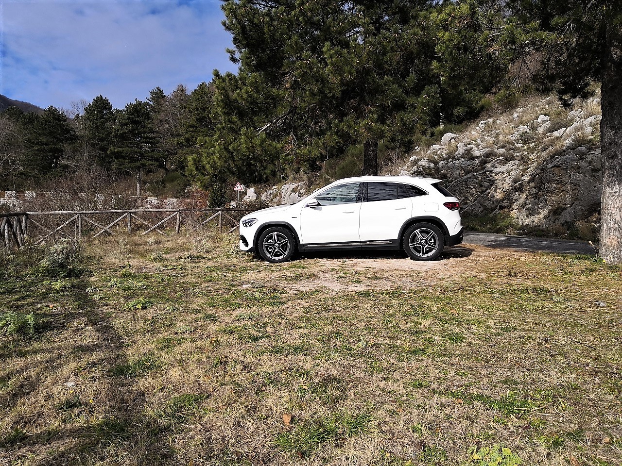 Mercedes-Benz GLA 250e: prova su strada