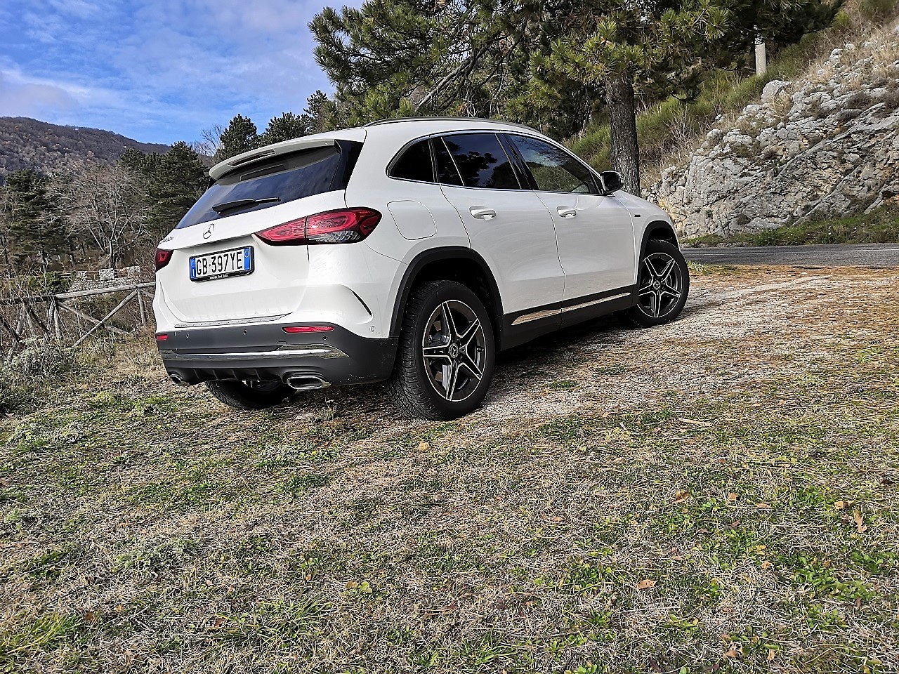 Mercedes-Benz GLA 250e: prova su strada