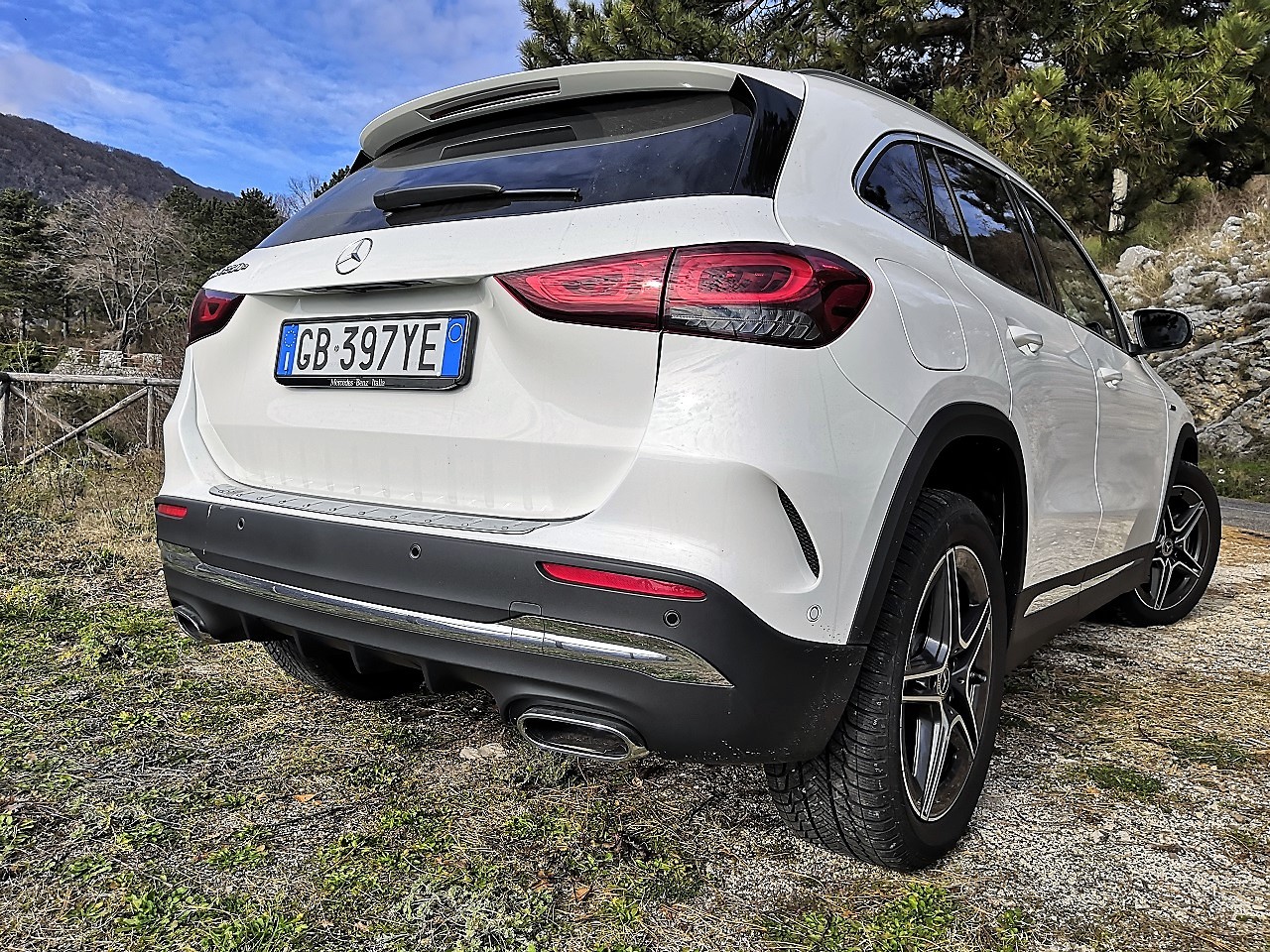 Mercedes-Benz GLA 250e: prova su strada