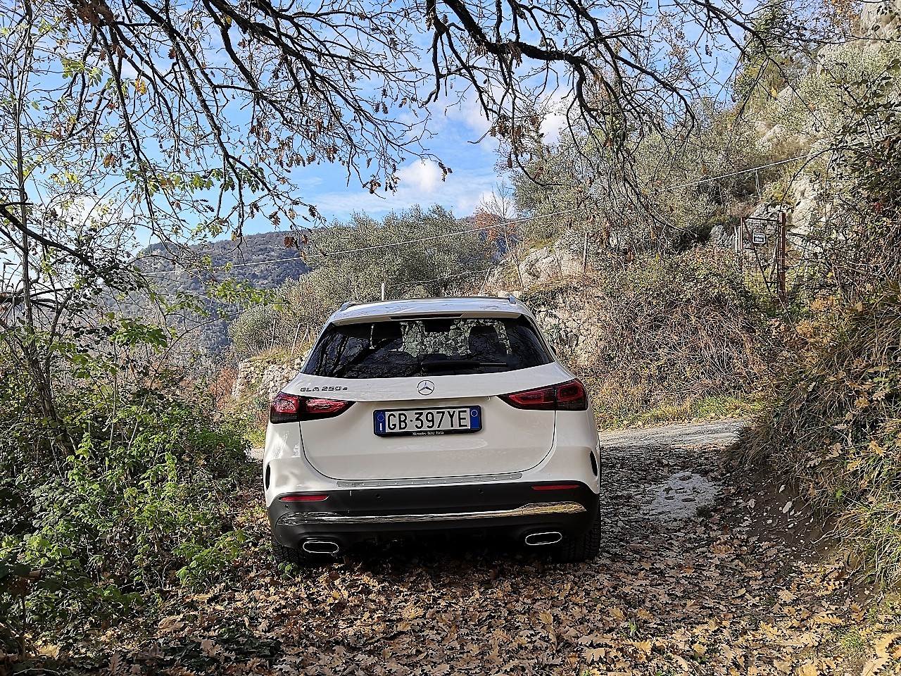 Mercedes-Benz GLA 250e: prova su strada