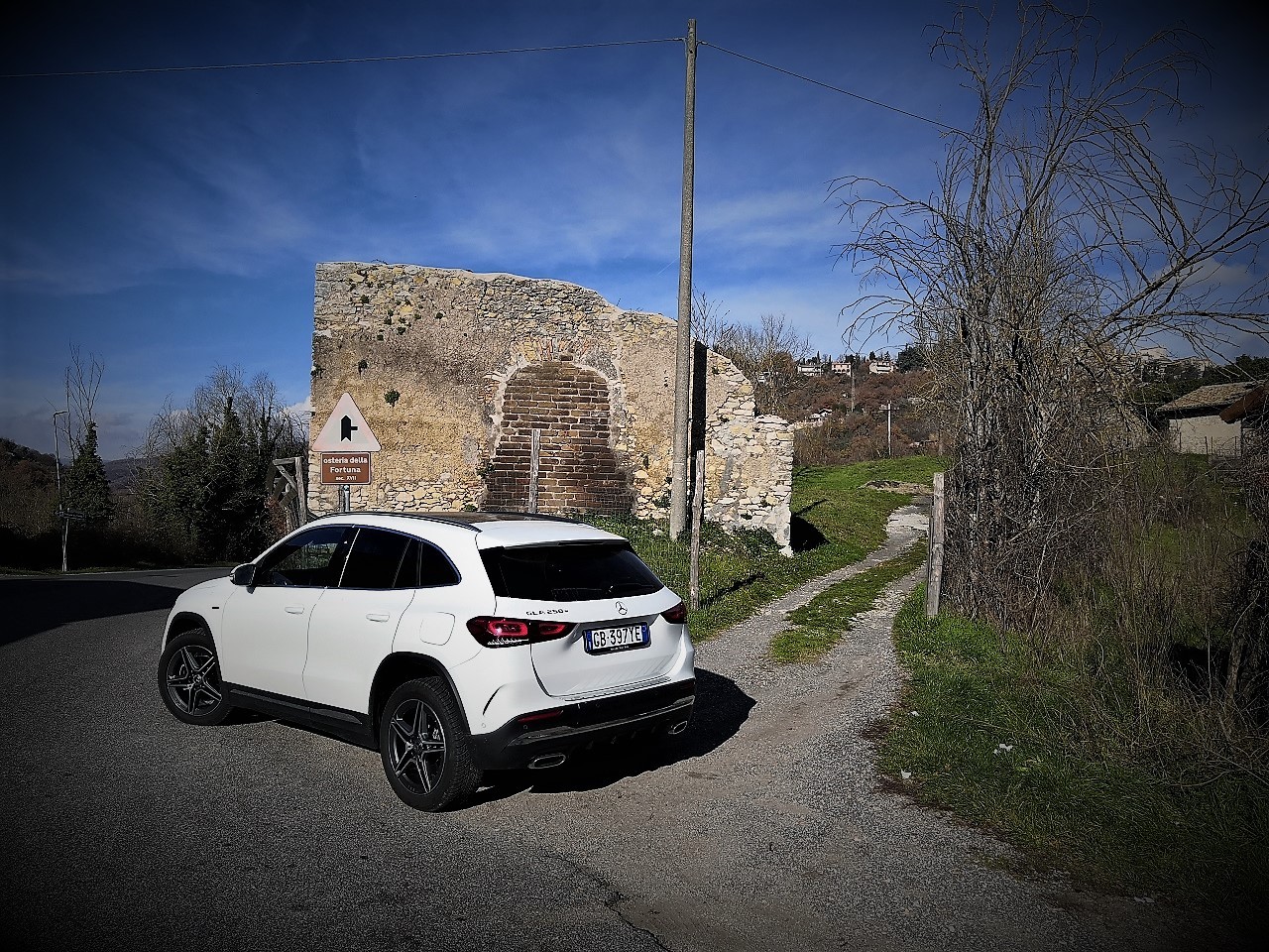 Mercedes-Benz GLA 250e: prova su strada