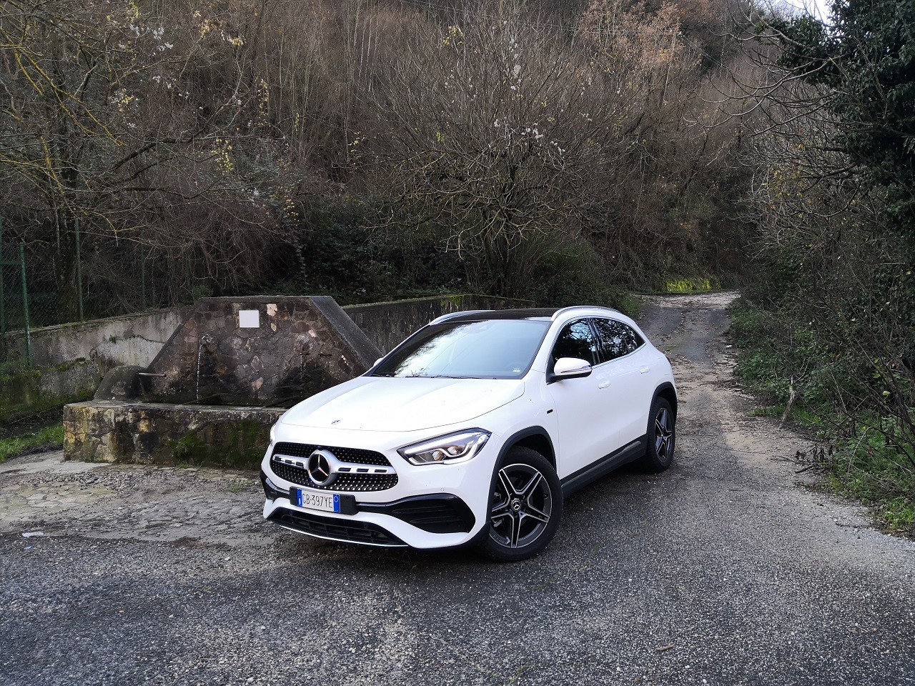 Mercedes-Benz GLA 250e: prova su strada