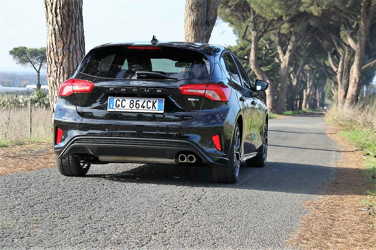 Ford Focus EcoBoost Hybrid ST-Line X: la prova su strada