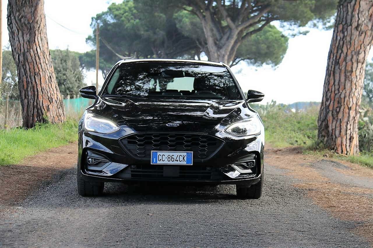 Ford Focus EcoBoost Hybrid ST-Line X: la prova su strada