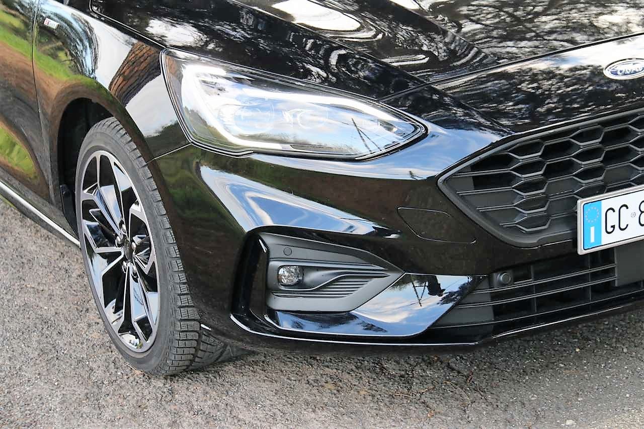 Ford Focus EcoBoost Hybrid ST-Line X: la prova su strada