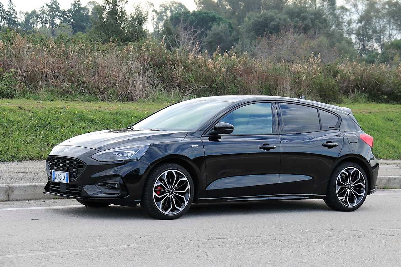 Ford Focus EcoBoost Hybrid ST-Line X: la prova su strada