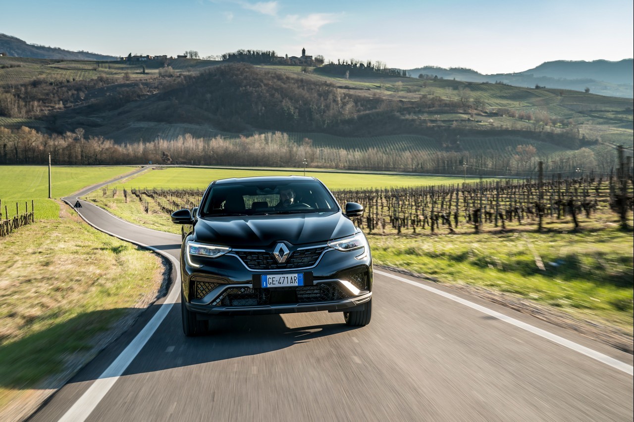 Renault Arkana: immagini ufficiali