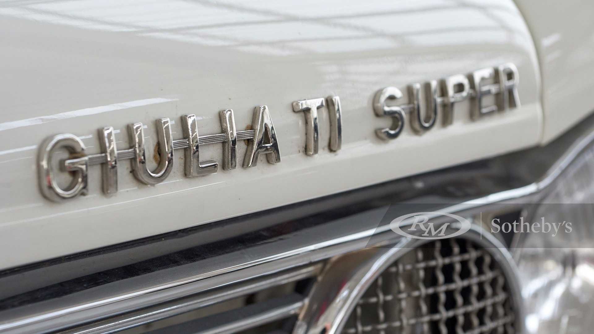 Alfa Romeo Giulia TI Super 1964 all'asta: le immagini ufficiali