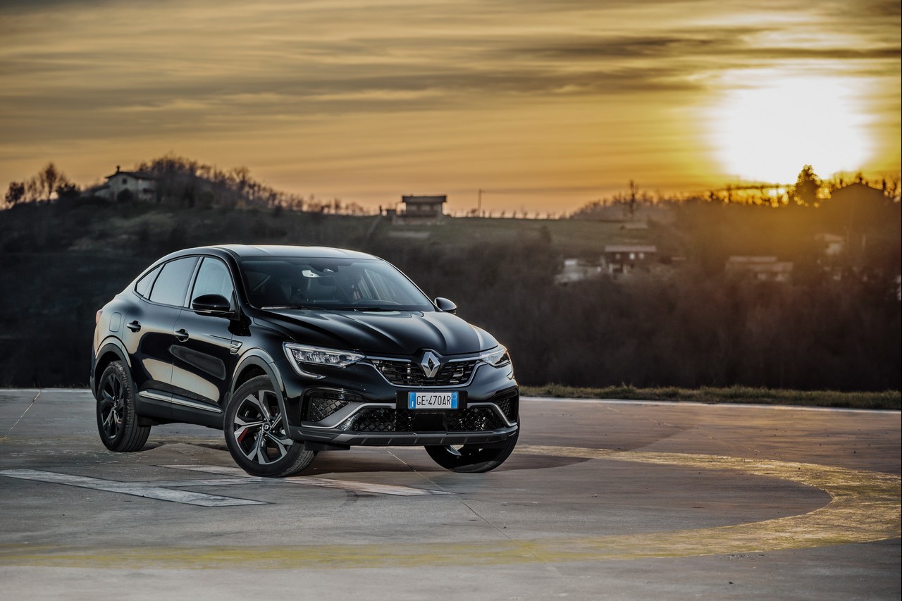 Renault Arkana: immagini ufficiali