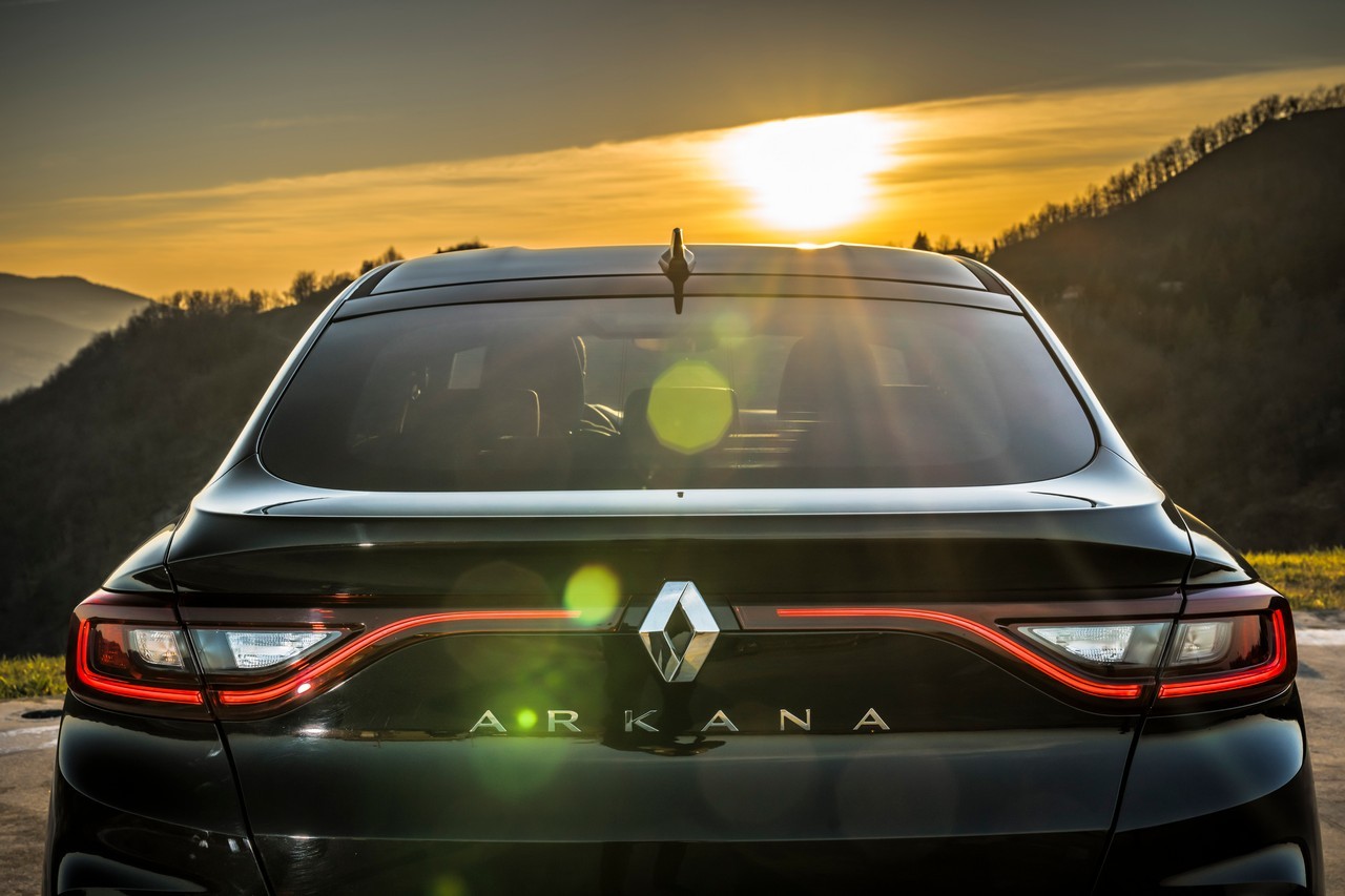 Renault Arkana: immagini ufficiali