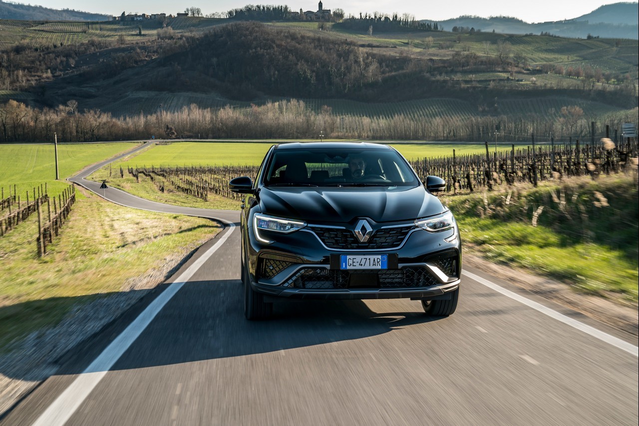 Renault Arkana: immagini ufficiali