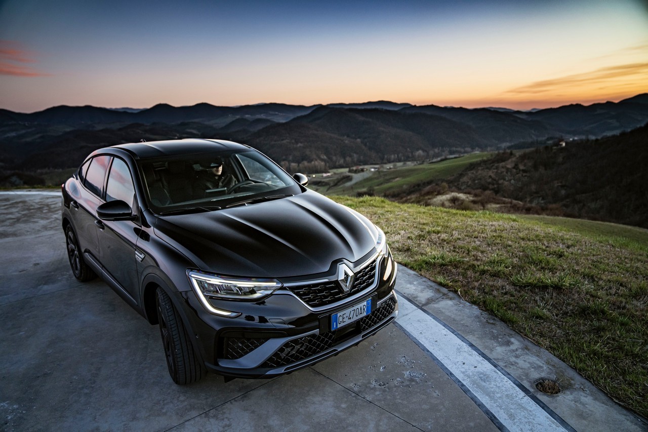 Renault Arkana: immagini ufficiali