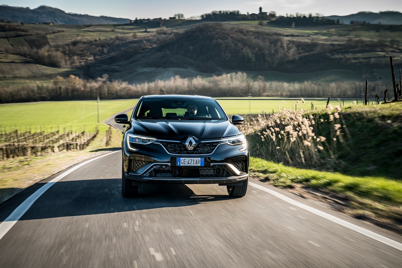 Renault Arkana: immagini ufficiali