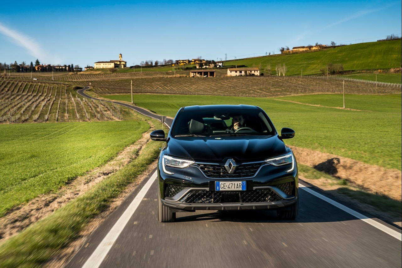 Renault Arkana: immagini ufficiali