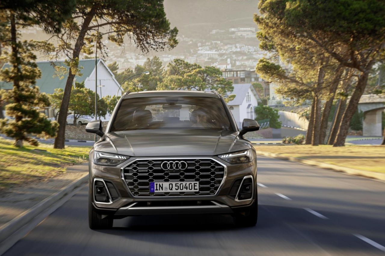 Audi Q5 TFSI e quattro S tronic 2021: immagini ufficiali