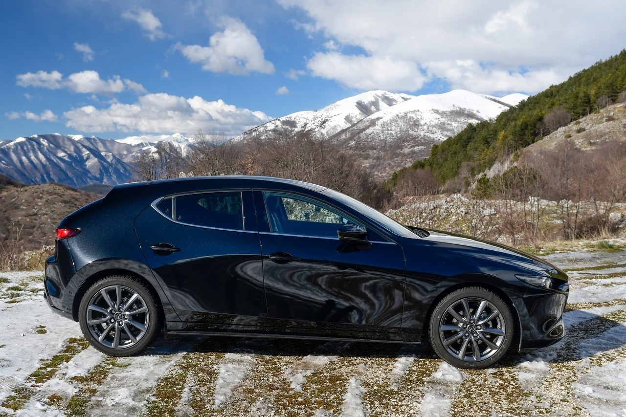 Mazda 3 Skyactiv-G M Hybrid 6AT: la prova su strada