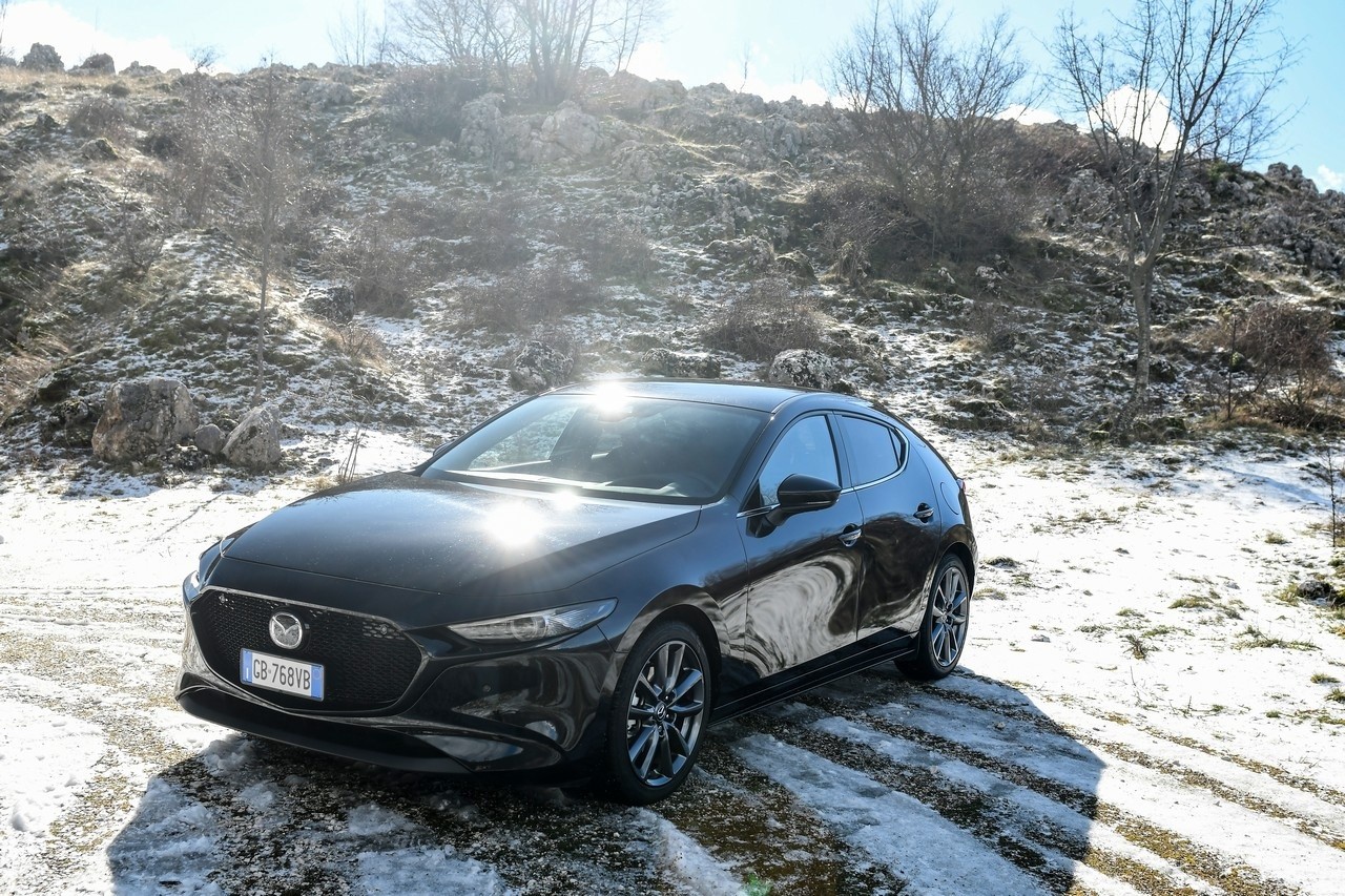 Mazda 3 Skyactiv-G M Hybrid 6AT: la prova su strada