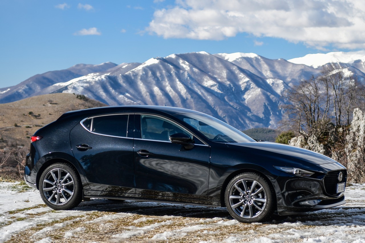 Mazda 3 Skyactiv-G M Hybrid 6AT: la prova su strada