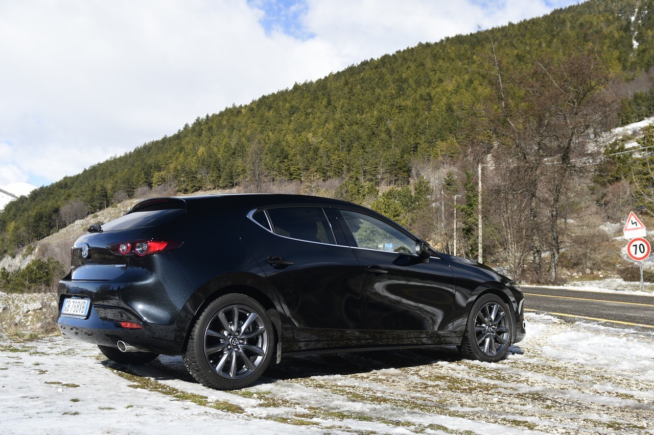 Mazda 3 Skyactiv-G M Hybrid 6AT: la prova su strada