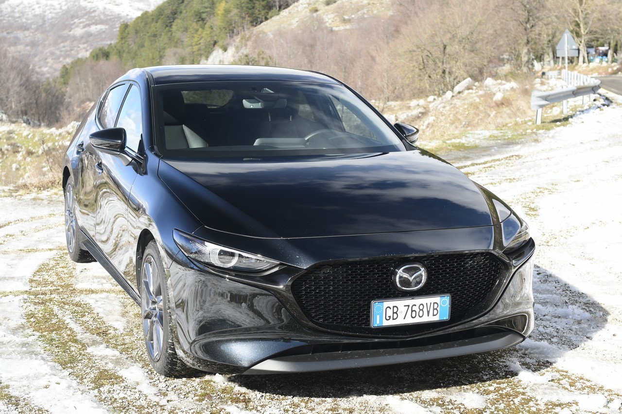 Mazda 3 Skyactiv-G M Hybrid 6AT: la prova su strada