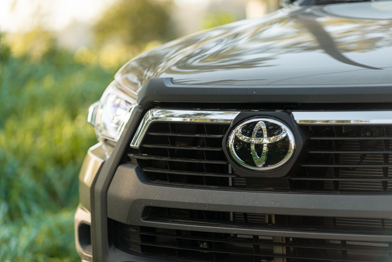 Toyota Hilux 2.8 Invincible: la prova su strada