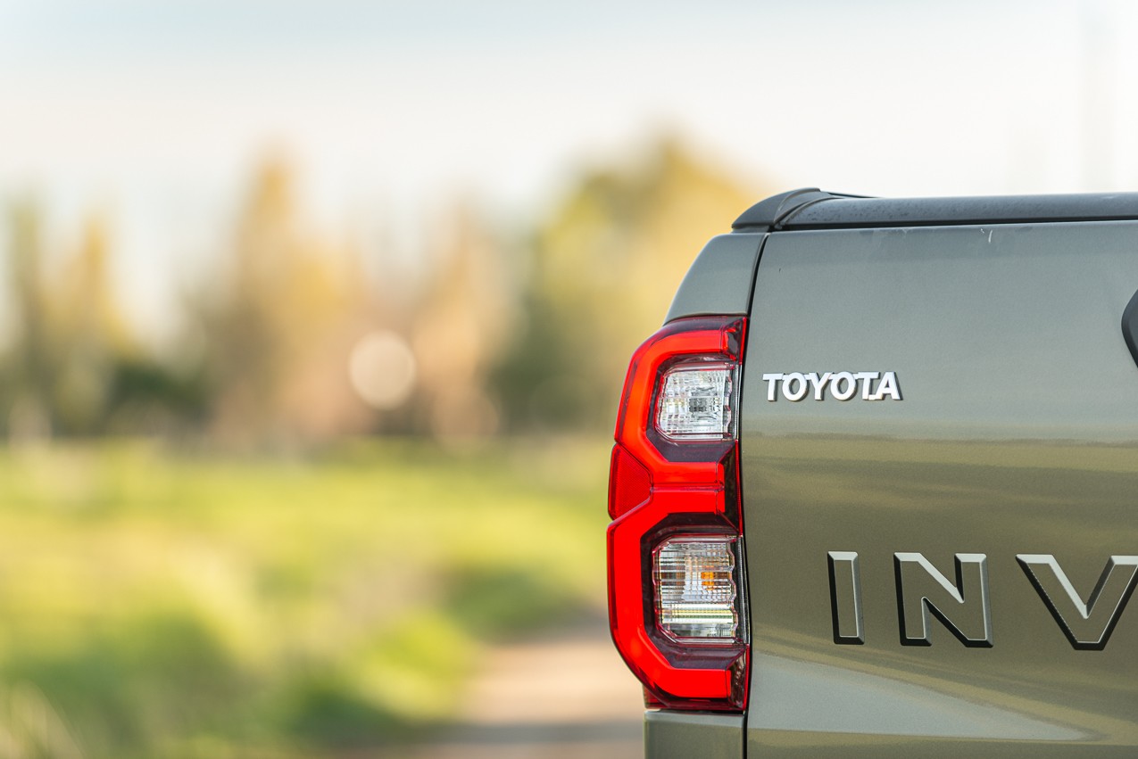 Toyota Hilux 2.8 Invincible: la prova su strada