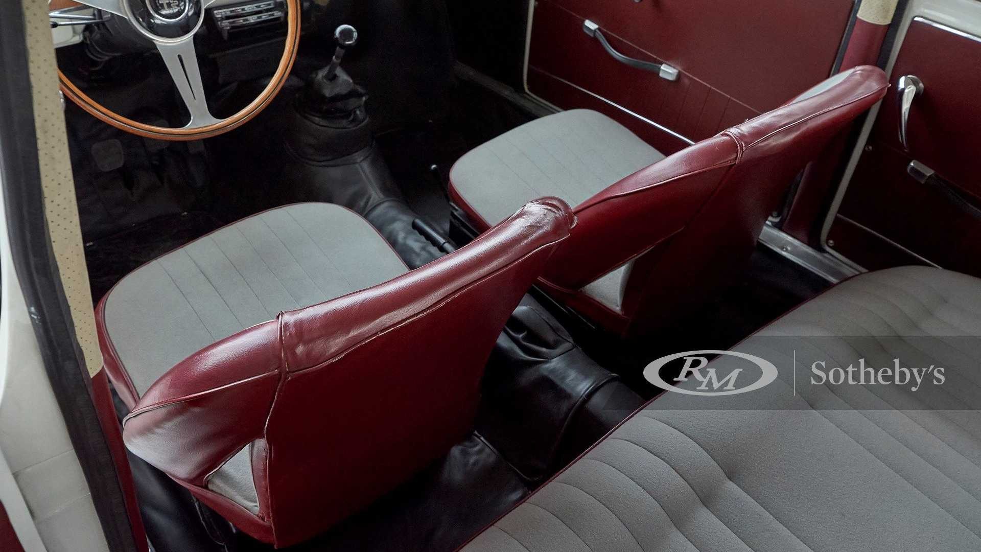 Alfa Romeo Giulia TI Super 1964 all'asta: le immagini ufficiali