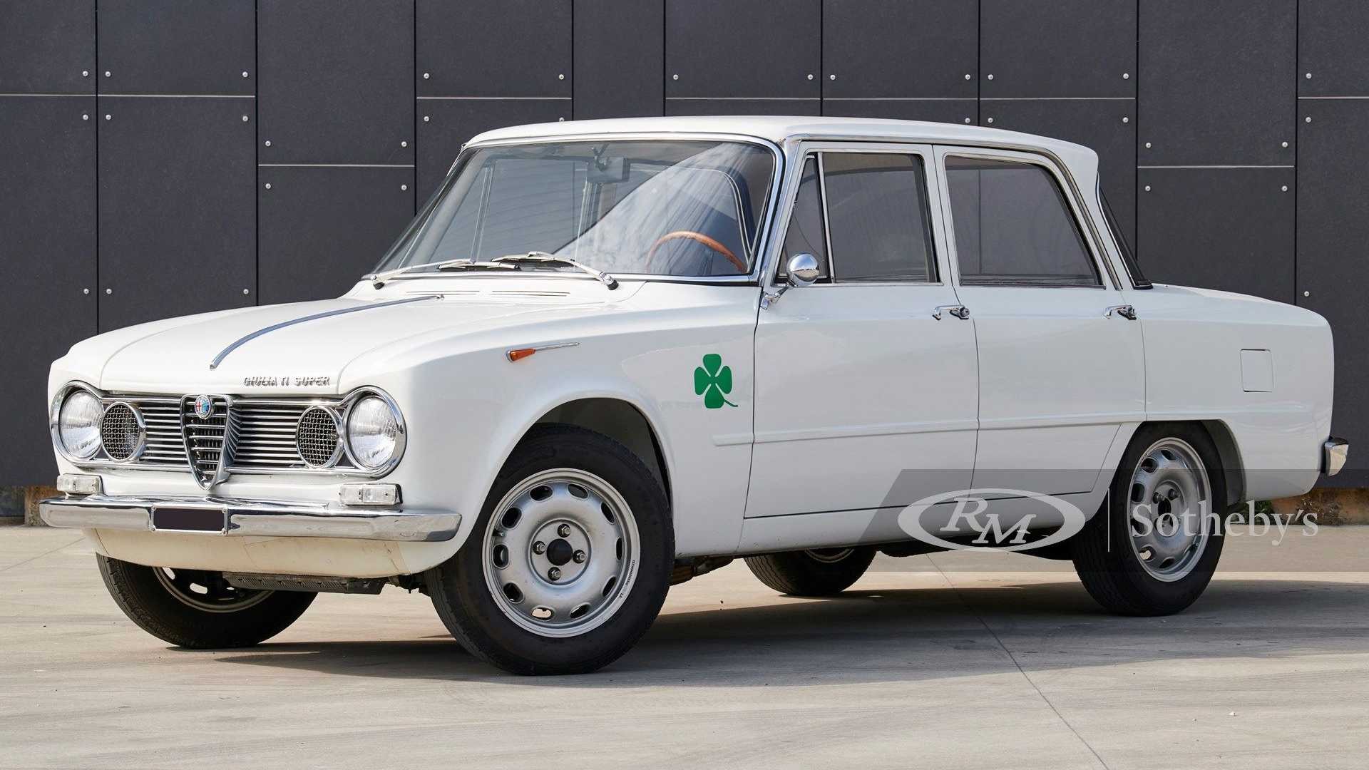 Alfa Romeo Giulia TI Super 1964 all'asta: le immagini ufficiali